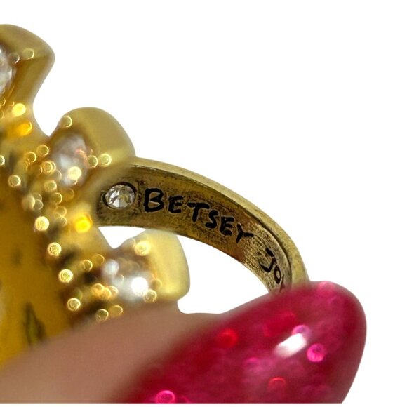 Betsy Johnson Tea Party Fashion Ring Vtg 7 Lucite Crystals Gold Tone Signed - Picture 7 of 17